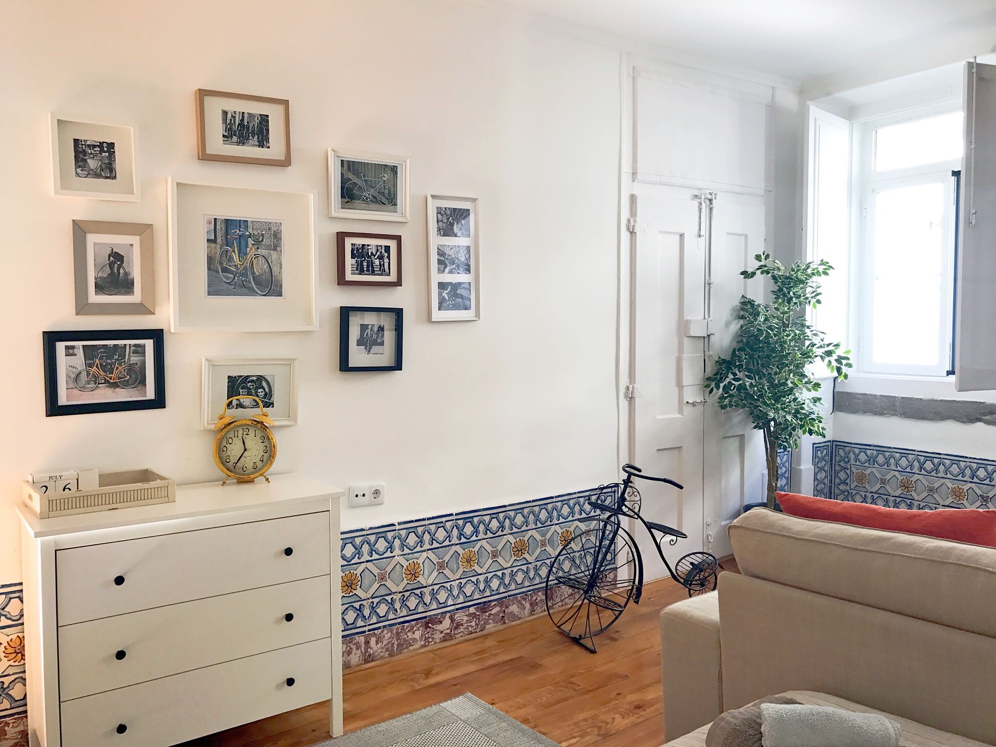 Apartment Bairro Alto Yellow By Homing